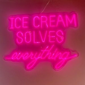 Meet your Posher, Lyna